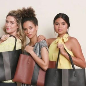 Vince Camuto Luck Tote Bag Black Pebbled Vegan Leather Contrasting Gray  Stripe